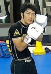 『アメトーーク！』で“筋トレ芸人”。品川祐が公開した集合写真に「仲間はずれが」