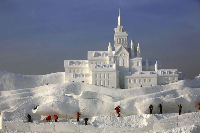 雪景色の写真を見て涼むトピ