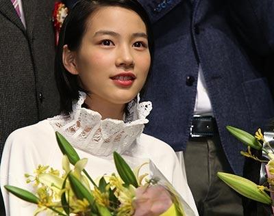 能年玲奈 誕生日も弟子同伴…今なお続く
