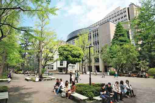 お嬢様、それとも才色兼備？ 娘に行かせたい大学ランキング！ 3位・慶應、2位青学、1位は…