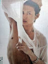 男性の筋肉画像