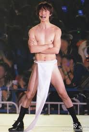 男性の筋肉画像