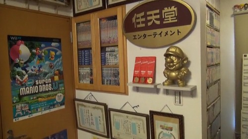 一軒家丸ごと“野生のツタヤ”、ゲーム・漫画などで埋め尽くされた家