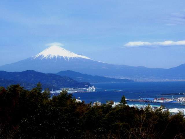 日本の不思議スポット、不思議な風習