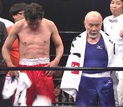男性の筋肉画像