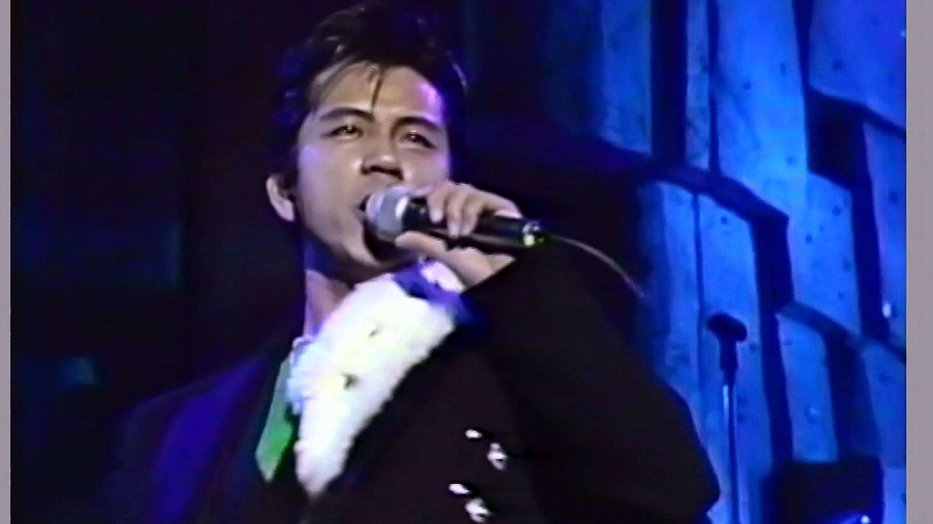 チェッカーズ LIVE1986「NANA」「神様ヘルプ!」「Free Way Lovers」 - YouTube