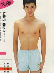 男性の筋肉画像