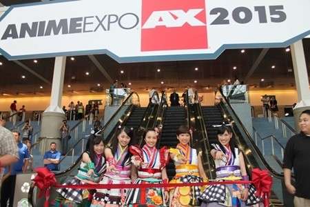 ももいろクローバーZ初のアメリカ公演! 百田夏菜子のえびぞりジャンプに4千人が驚き