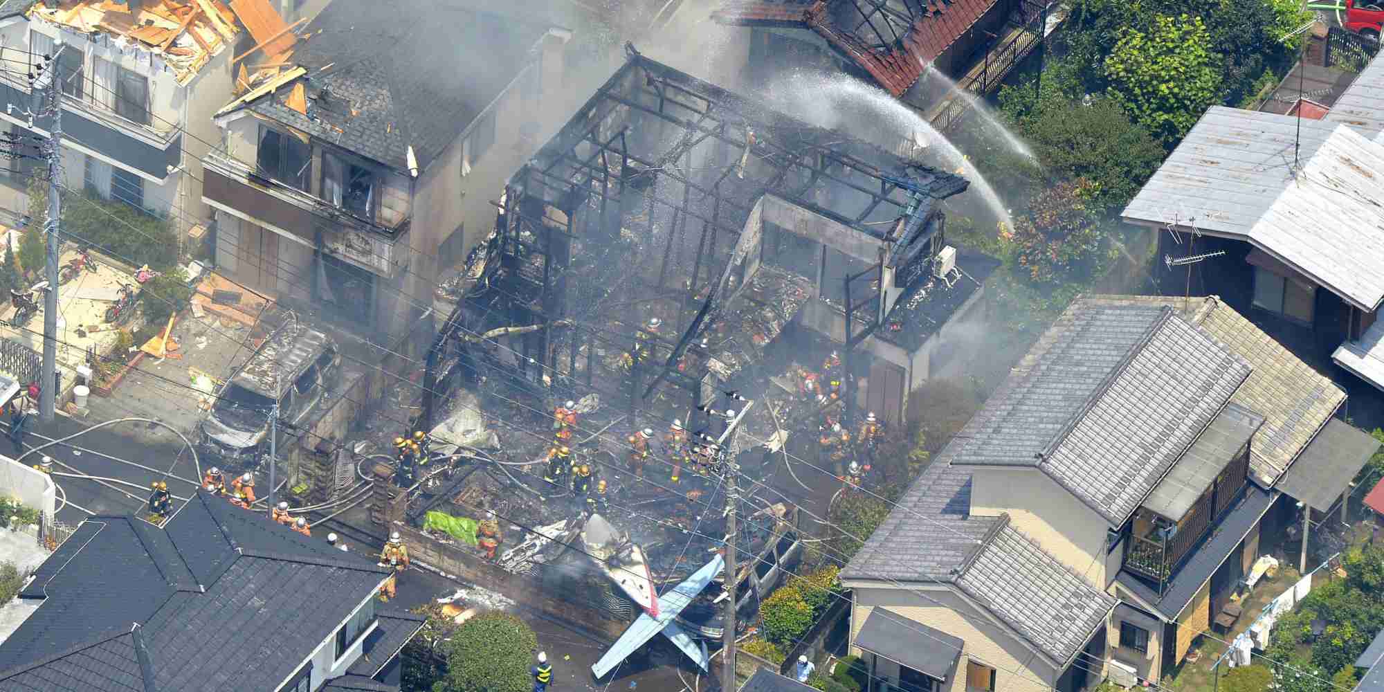 【調布小型機墜落】2階で犬を助けていた34歳女性が巻き添えに