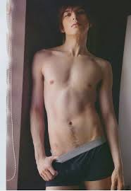 男性の筋肉画像