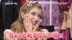 ローラ、テレビ露出激減のウラ事情！歌手活動という名目に隠された本当の野望