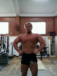 男性の筋肉画像