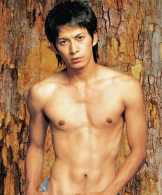 男性の筋肉画像