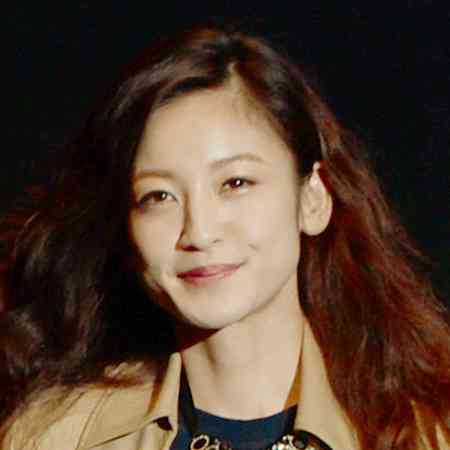 「モデルとは思えない…」西山茉希のハワイ便搭乗姿がまるでヤンキーと散々 | アサ芸プラス