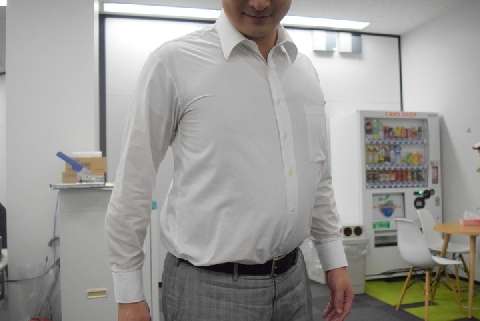 男性社員の「透け乳首」に女性から大ブーイング――不快に思われたら「セクハラ」？|弁護士ドットコムニュース