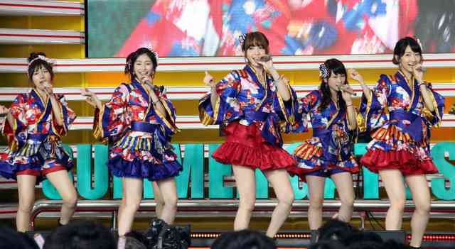 AKB48小嶋陽菜センター「ハロウィン・ナイト」美脚あらわな浴衣姿で全7曲披露
