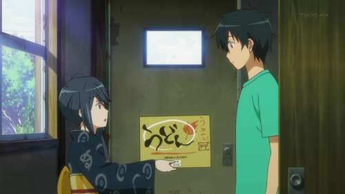 家に招いた友人から手土産を頂いたら、その場でだしますか？