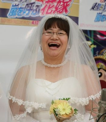 笑顔が似合う有名人は誰だと思いますか？