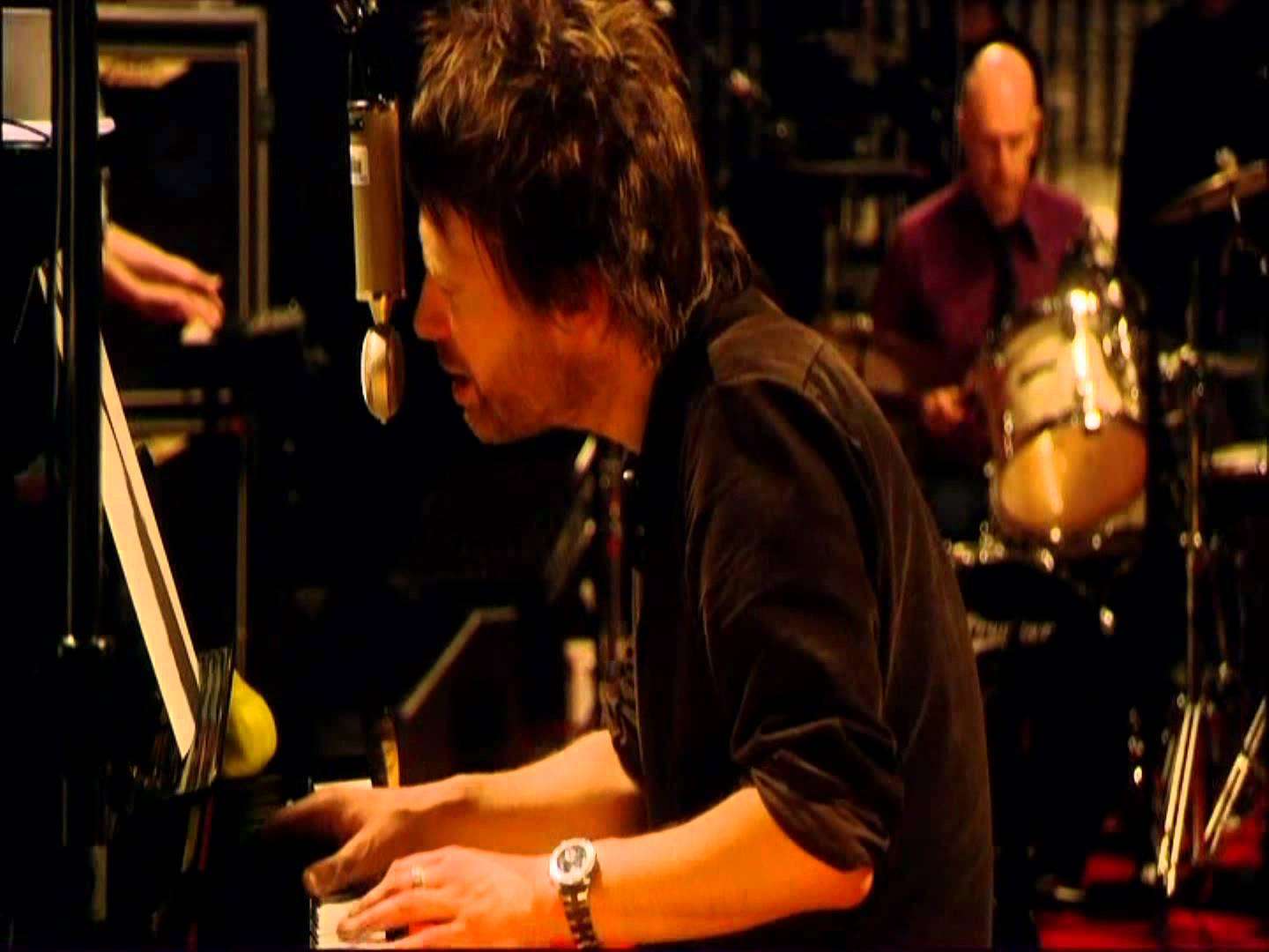 Radiohead - Videotape - Live From The Basement [HD] - YouTube