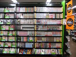一軒家丸ごと“野生のツタヤ”、ゲーム・漫画などで埋め尽くされた家