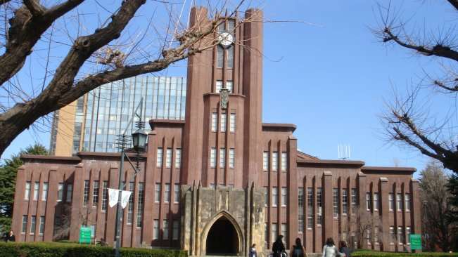 お嬢様、それとも才色兼備？ 娘に行かせたい大学ランキング！ 3位・慶應、2位青学、1位は…