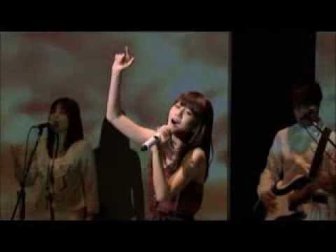 【タイムマシンなんていらない発売記念】　前田敦子/右肩 live - YouTube