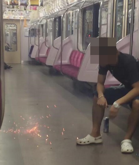 【バカッター】「電車の中で花火をやった！」女子中学生が動画を公開で炎上