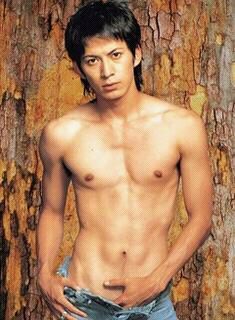男性の筋肉画像