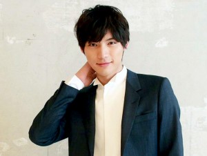 木村拓哉「俺じゃダメか？」、福士蒼汰を“あすなろ抱き”　ハニカミ顔がネットで話題に - エンタメ - ニュース - クランクイン！