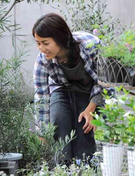元テレ朝アナの前田有紀「結婚します」　花屋に転職、第二の人生をスタート