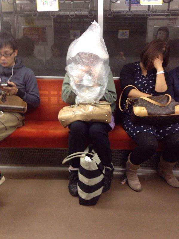 画像にそれっぽいタイトルをつけてみるトピ