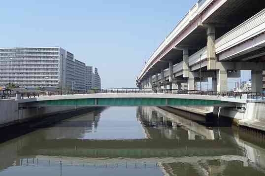 新国立競技場は「#森喜朗古墳」、あまりにも的確な表現が大ウケしツイッターで大絶賛拡散中