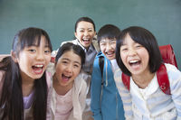 小学生アイドルの抱っこ会がギリギリというかアウトな件 - NAVER まとめ
