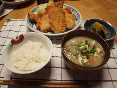 今夜の晩御飯のメニューを教えて下さい(*^^*)