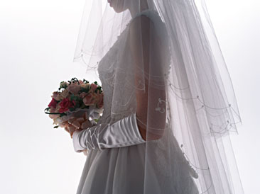 一生独身か結婚するかで悩んでる人いますか？ 