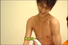 男性の筋肉画像
