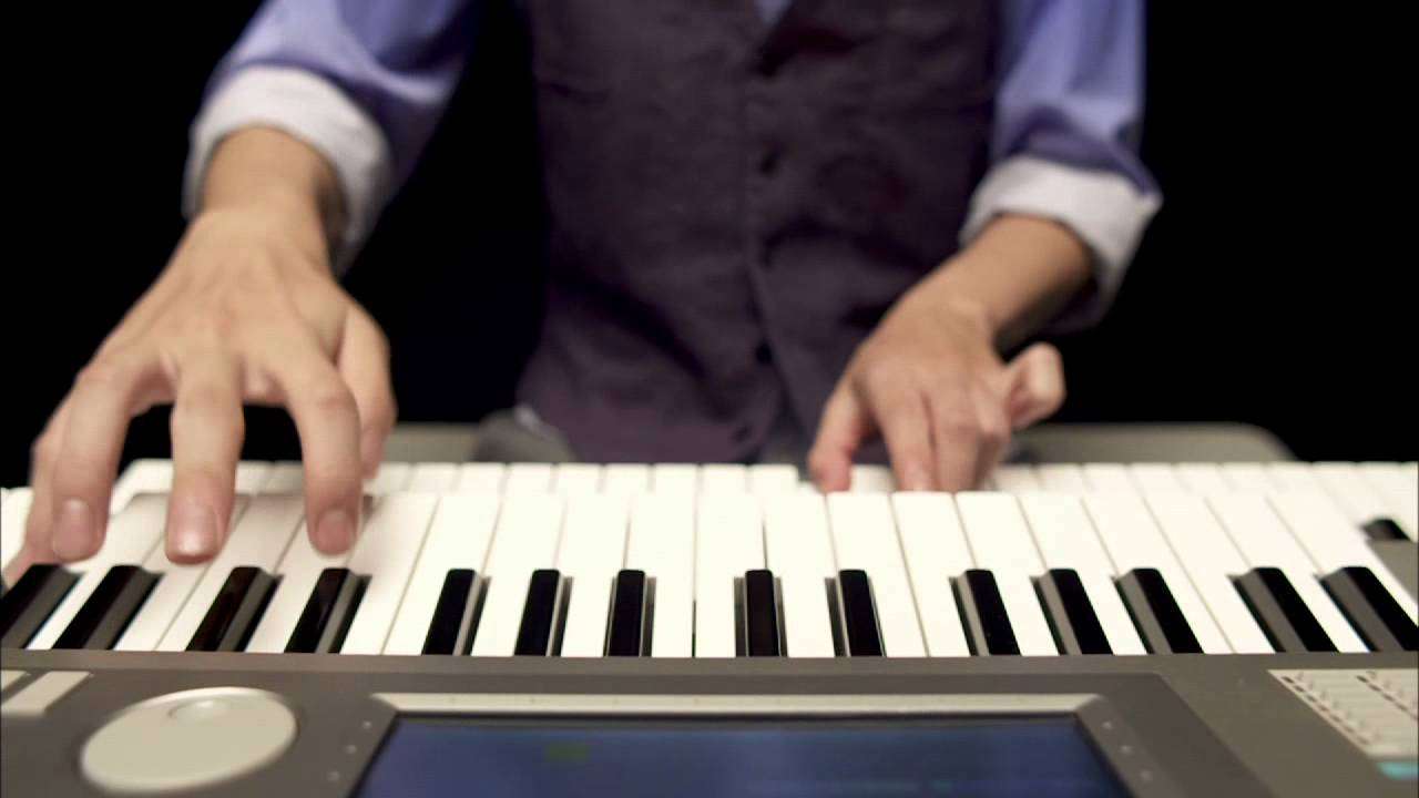 Playing the Electone ドラゴンクエストⅨより「負けるものか」 - YouTube