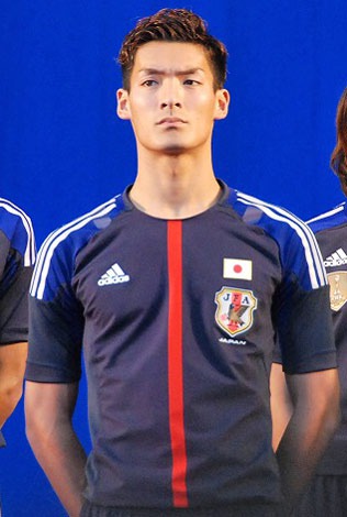 ざわちん、秋元才加メイクに挑戦。痩せて「シックスパック狙います！」