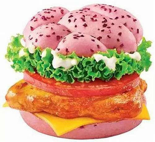かわいいピンクの斬新バーガー、バラの風味がする海外ケンタの新作。 | Narinari.com
