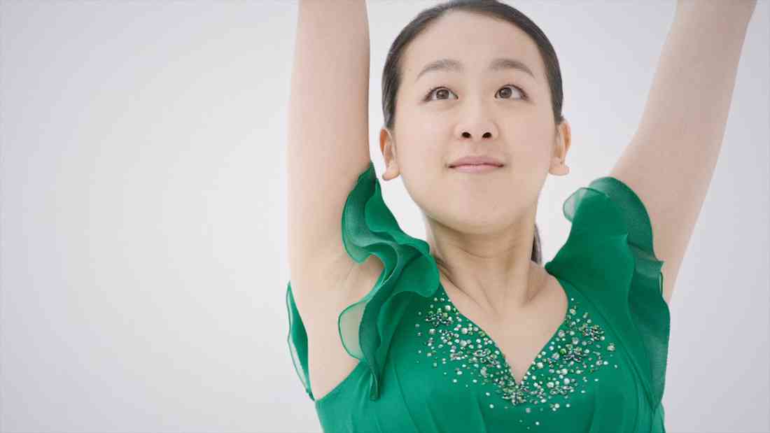 浅田真央　CMで新技披露 出来は「100点」