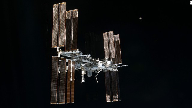 宇宙で熟成したお酒の味は？　宇宙ステーションで実験