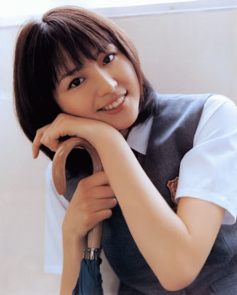 夏の制服姿の芸能人画像を貼っていこう!!
