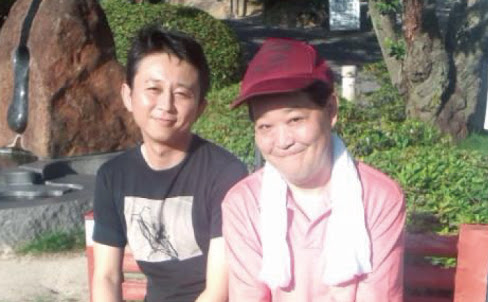 コテハンを有名人にして、ブレないコメントをするトピ