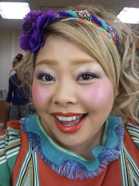 ざわちん、ブリーチ4回の明るすぎる髪色！「眩しくて見れない」の声