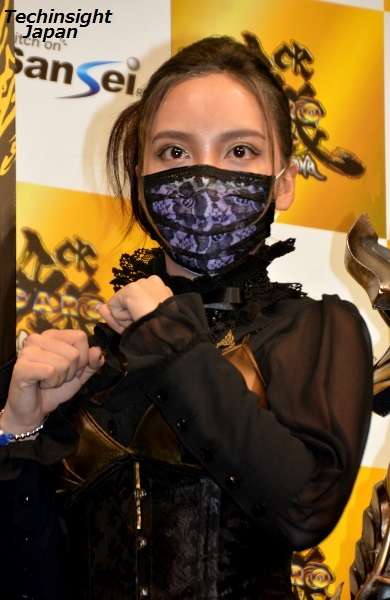ざわちん、秋元才加メイクに挑戦。痩せて「シックスパック狙います！」
