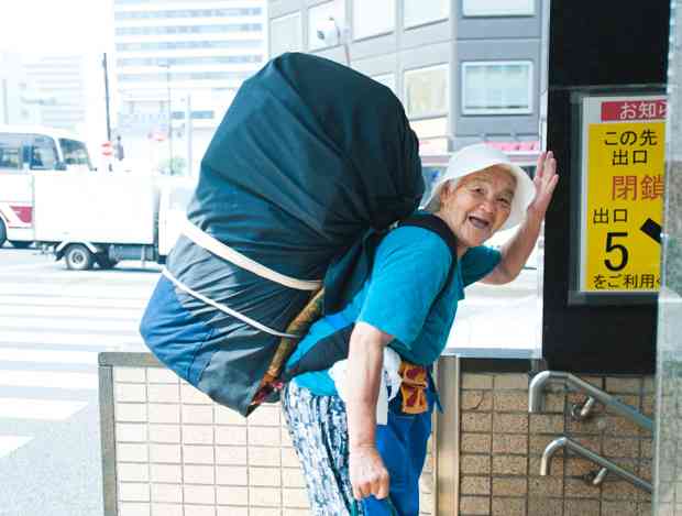 海外旅行で持ち歩くバッグ