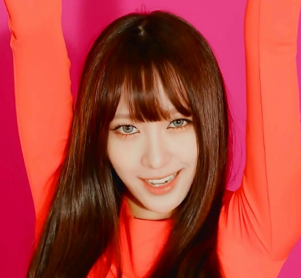 韓国男子ゾッコン！EXID・ハニの♡イチコロ上下まつげメイク｜MERY [メリー]