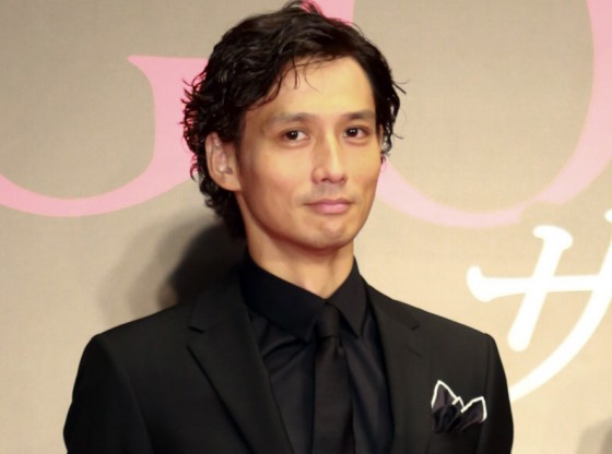 安藤政信、久々の姿が相変わらずイケメンと話題
