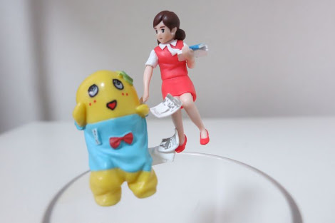 コテハンを有名人にして、ブレないコメントをするトピ