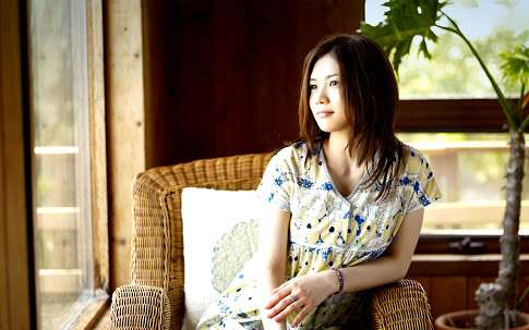 歌手yui「とても幸せ」一卵性の双子の男児出産
